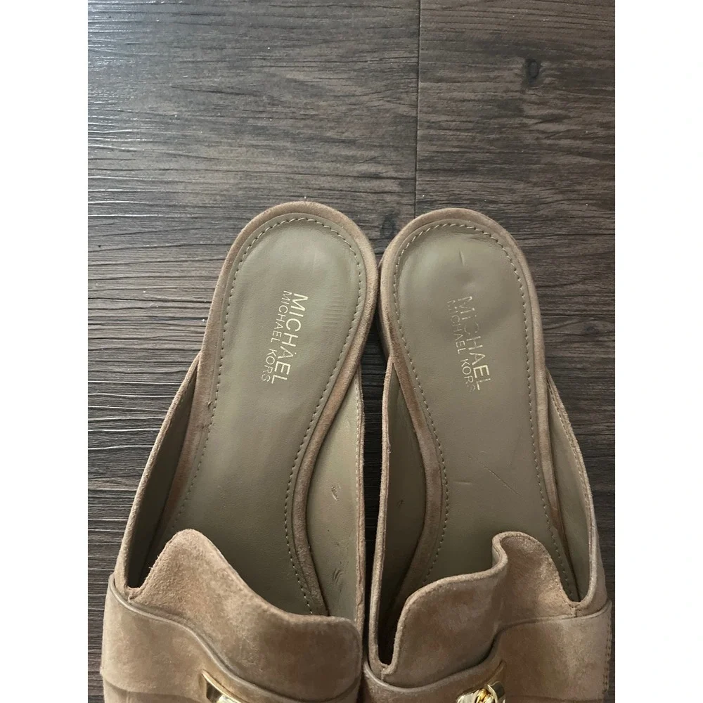 MICHAEL KORS Women's Tan Suede Moccasin Loafer Mule Flats Size 6.5 - Picture 2 of 6